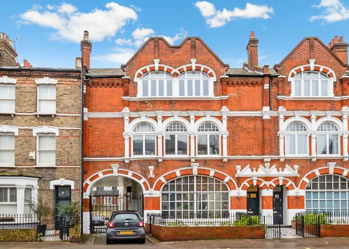 Fulham Unique & Large Flat With 2 Full En-Suites
