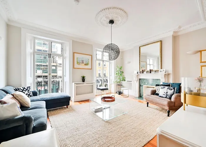 Classic Knightsbridge Townhouse