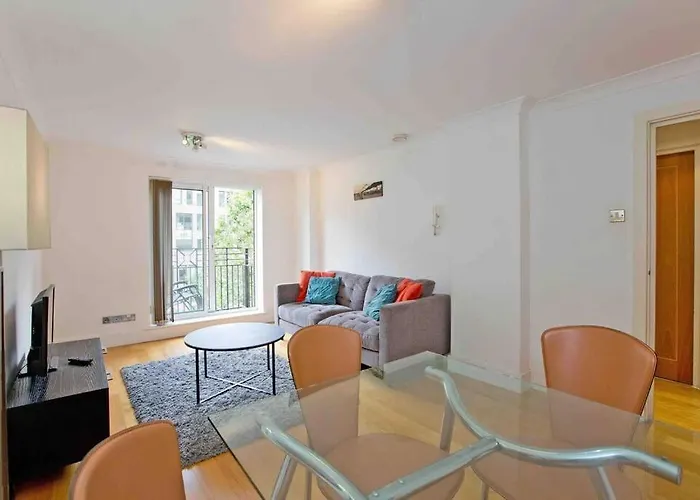 Cosy 1 Bed Globe View St Pauls London