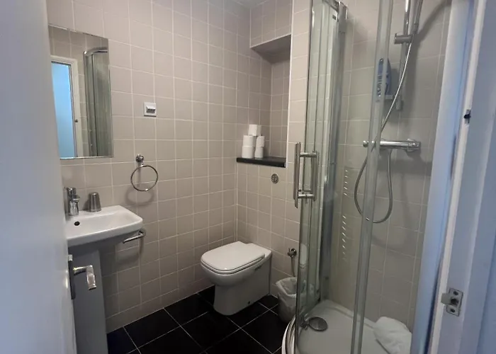Lavish 2 Bedroom Apartment In The Heart Of Mayfairs Luxury H11