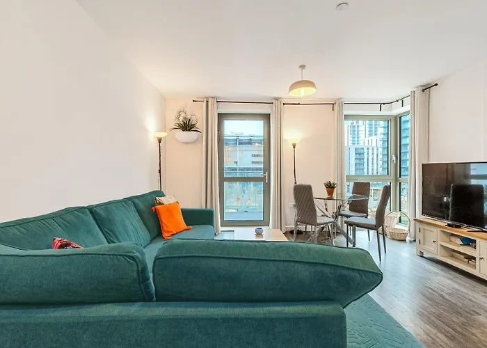 Bright New Flat Overlooking The Wembley Stadium