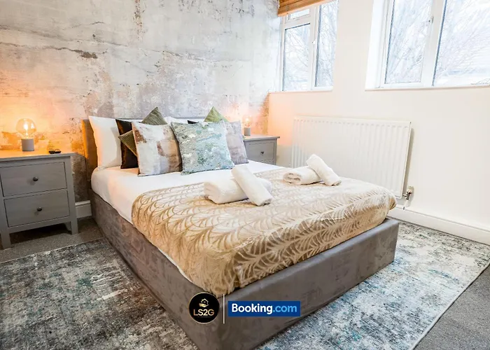 Amazing 3 Bedroom Apt By Ls2G Short Lets & Serviced Accommodation Greater London With Free Wifi