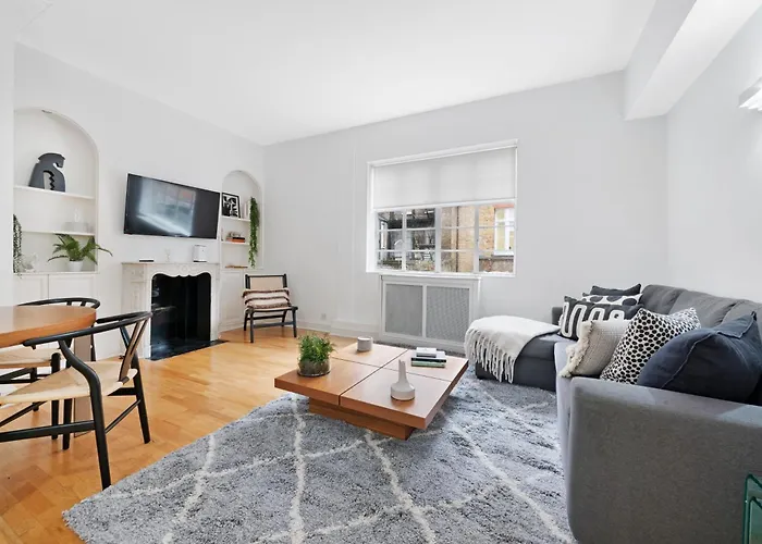 2 Bed Apartment- Mayfair 1