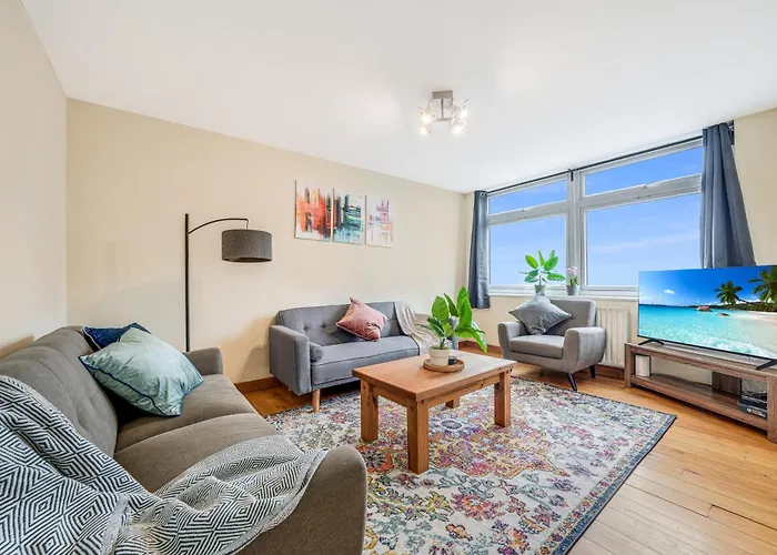 Premier Suites Westfields Penthouse Apartment