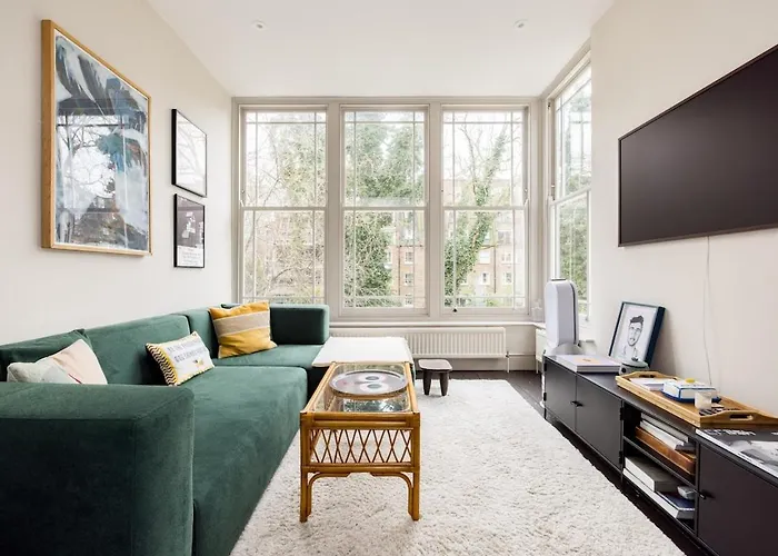 Charming Maisonette With Workspace In Notting Hill
