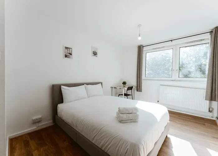 Shadwell Double Room - 13