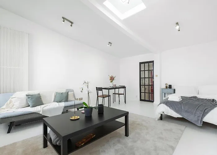 Modern Studio In Central Chelsea