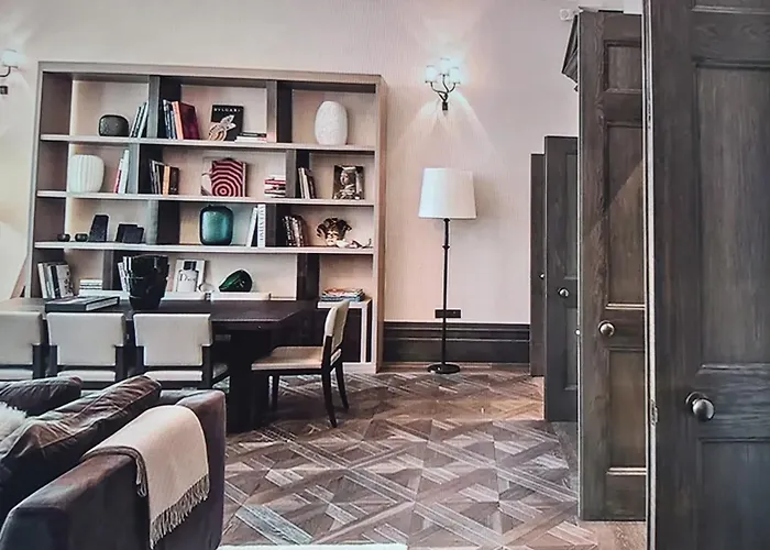 Modern Apartment With An Enviable Address