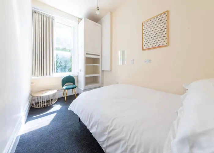 Spacious Double Room In Camden Town