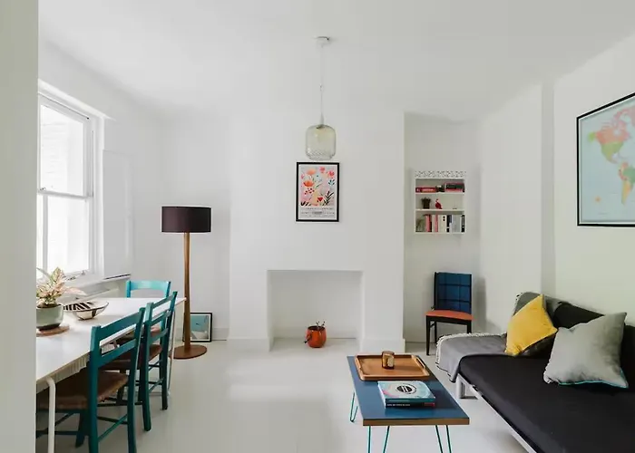 Light And Spacious Garden Flat