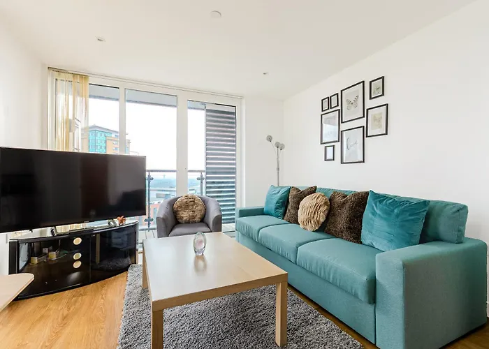2Br Gem With Balcony 5 Min Stratford Station