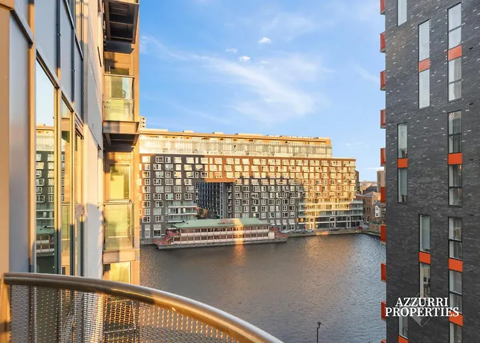 Short Stays At Millharbour