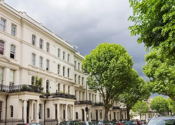 Modern Flat On Charming Warwick Avenue
