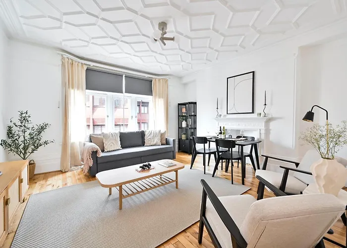 Huge 2 Bedrooms 3 Beds! Covent Gdn 3 Min To Subway