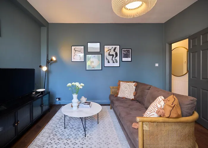 East Finchley Retreat - 2Bdr Ground Floor Flat With Terraces