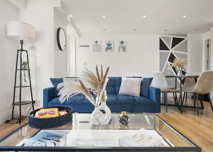 2-Bed Wembley - Free Street Parking - Work Stays Ideal