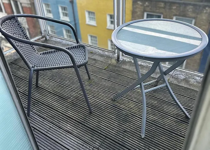 Oxford Street Two Bedroom Luxury Apartment