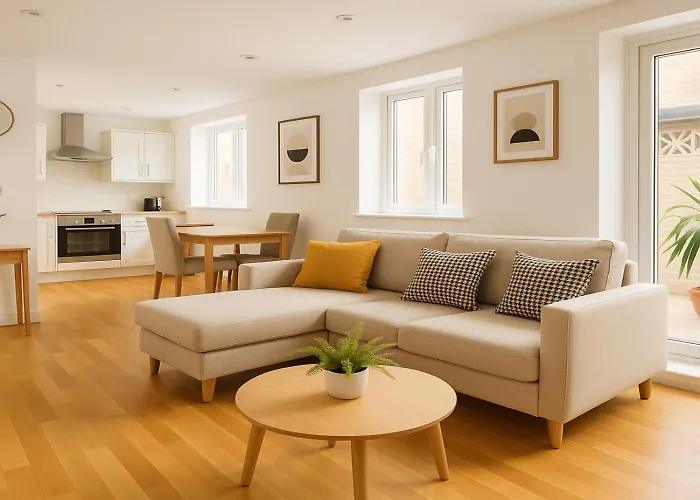 Elegant Urban Retreat Near Chelsea & Queenstown Road Station