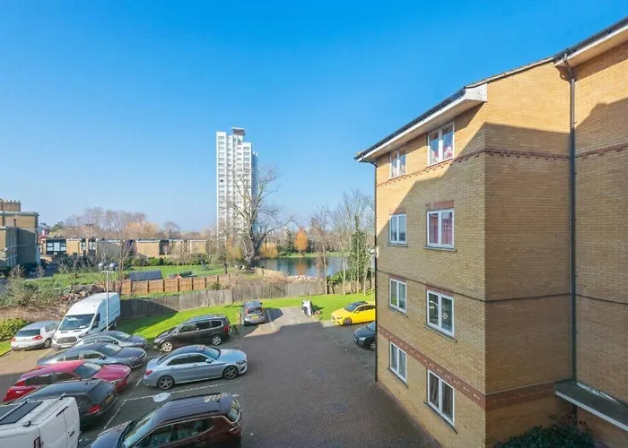 Modern 2Br Apartment - 25Min To Central London