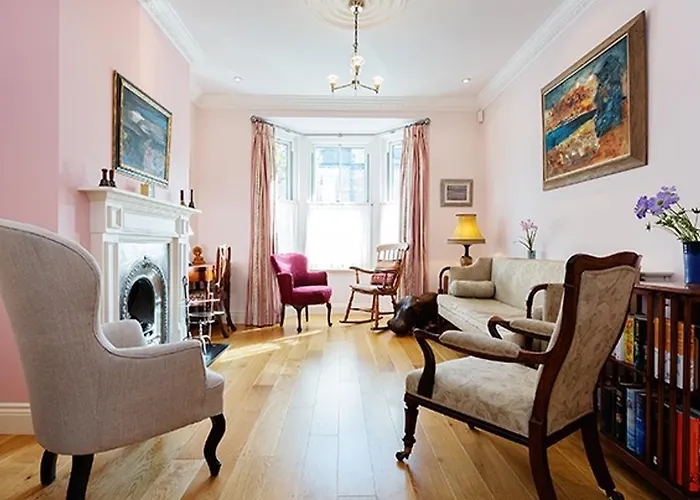 Veeve House Sterne Street Shepherds Bush