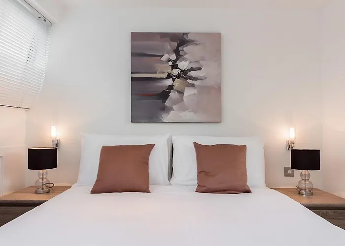 Apartment Near Harrods