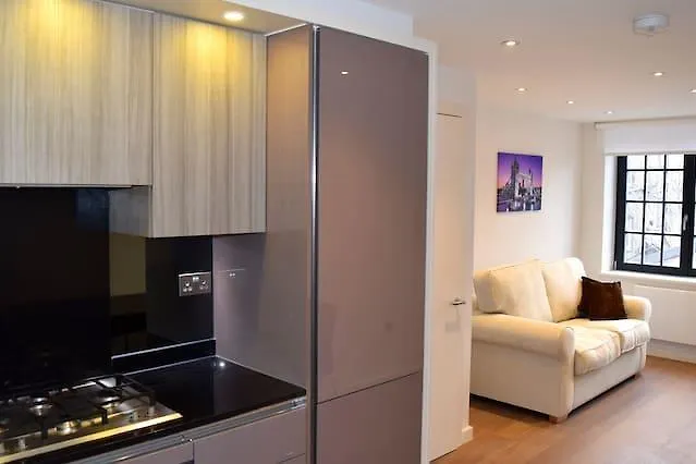 Kings Cross Apartment 3/Apartment