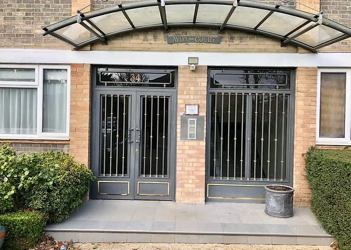 Central Apartment 5 Mins Putney Tube Station