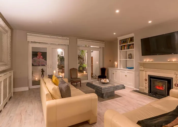 Stunning House In Chelsea By 5Starstay