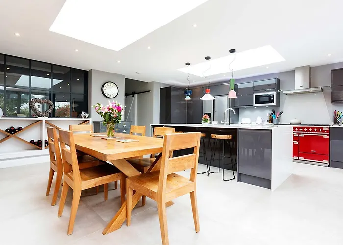 Veeve - Bespoke Wimbledon Retreat