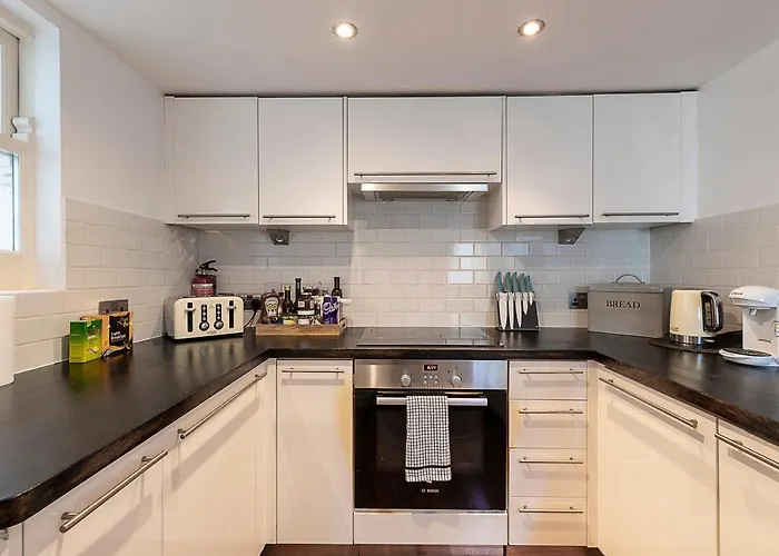 Modern Londoner - 2BR flat near Gloucester Road