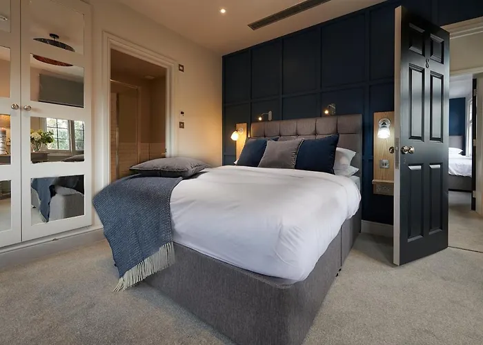 The Bridge Pub & Rooms