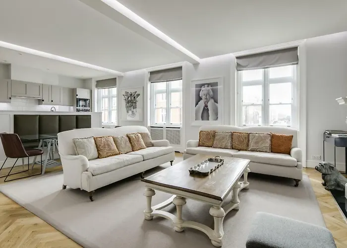 Luxurious Mayfair Home By Hyde Park