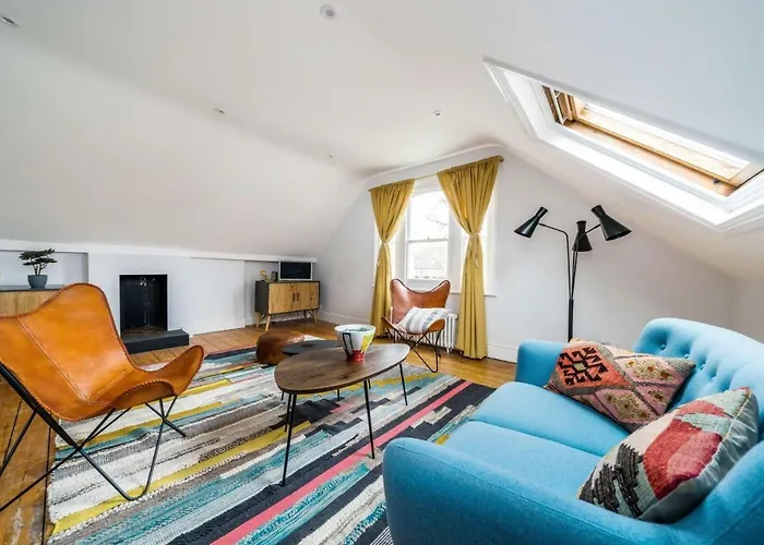 New Bohemian 2 Bedroom Victorian Flat In Dalston