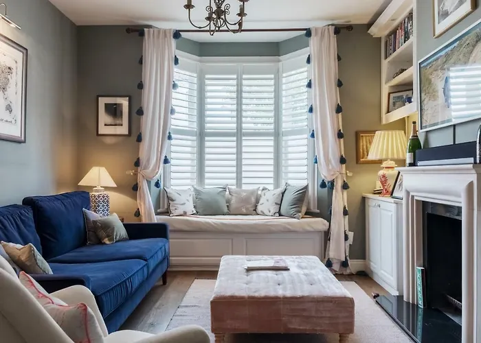 Veeve - Beautiful Interiors On A Battersea Crescent