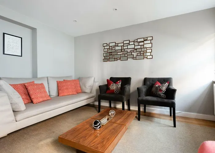 The Norfolk Maisonette - Lovely 4Bdr Mews