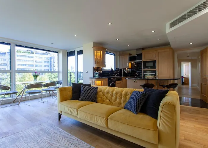 Thames View Apartment, Imperial Wharf