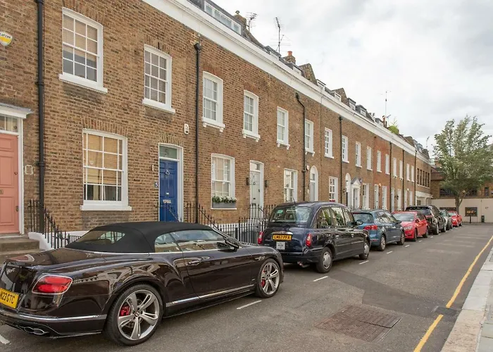 Stunning Gated Home London
