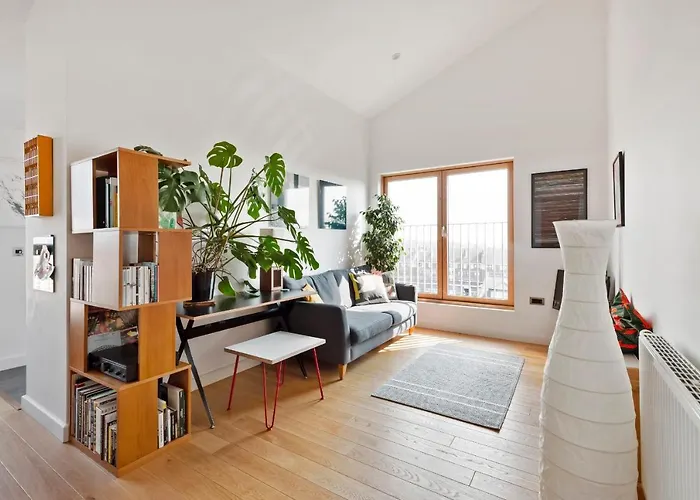 Stunning 2-Bed Flat W/Balcony In Dalston