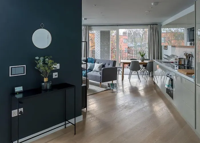 Modern 2 Bed Sleeps 6 W/Gym & Balcony In Southwark