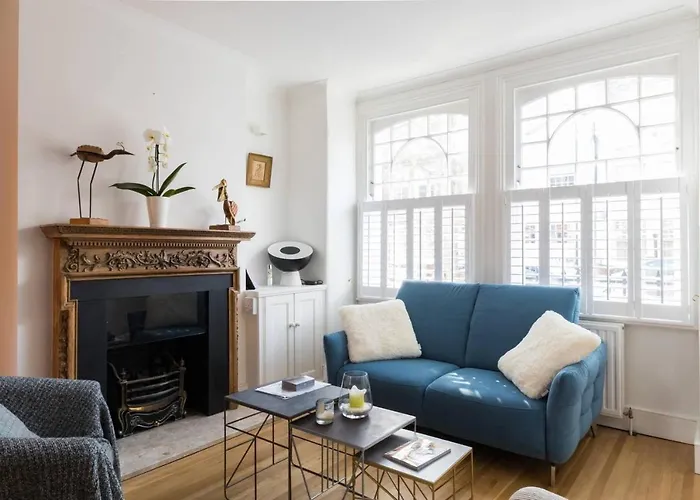 Fabulous 4-Bed House In Fulham With Garden!