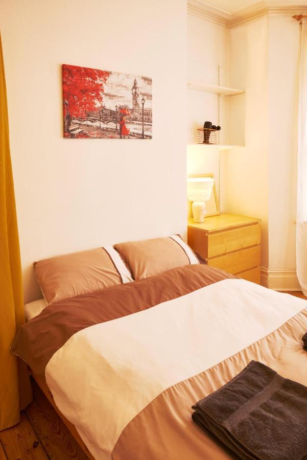 Homestay In Queen's Park *