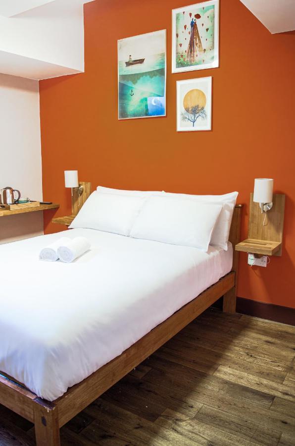 Hostel Palmers Hillspring At Willesden