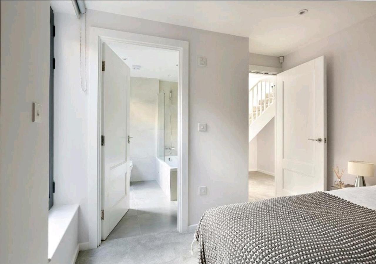 Deluxe North * London