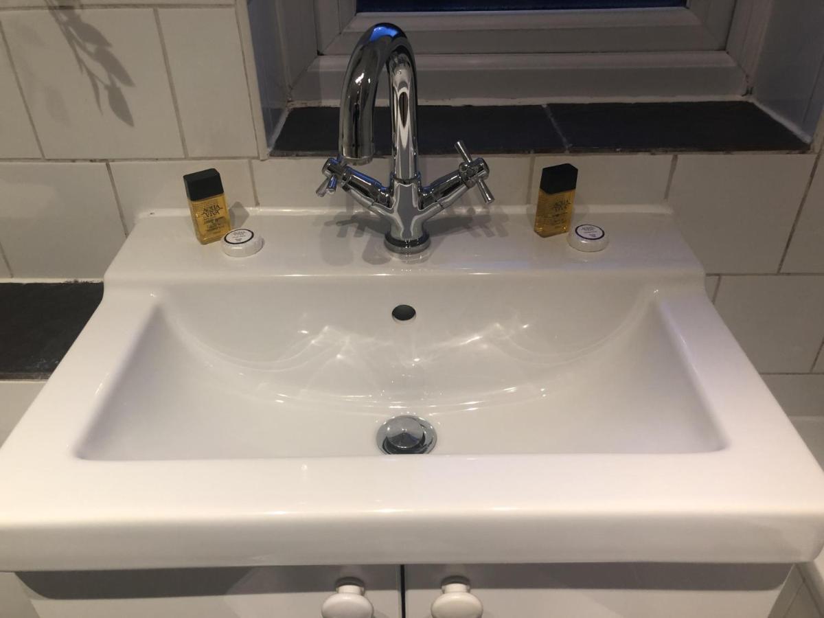 Marble Tooting High Street 3* London