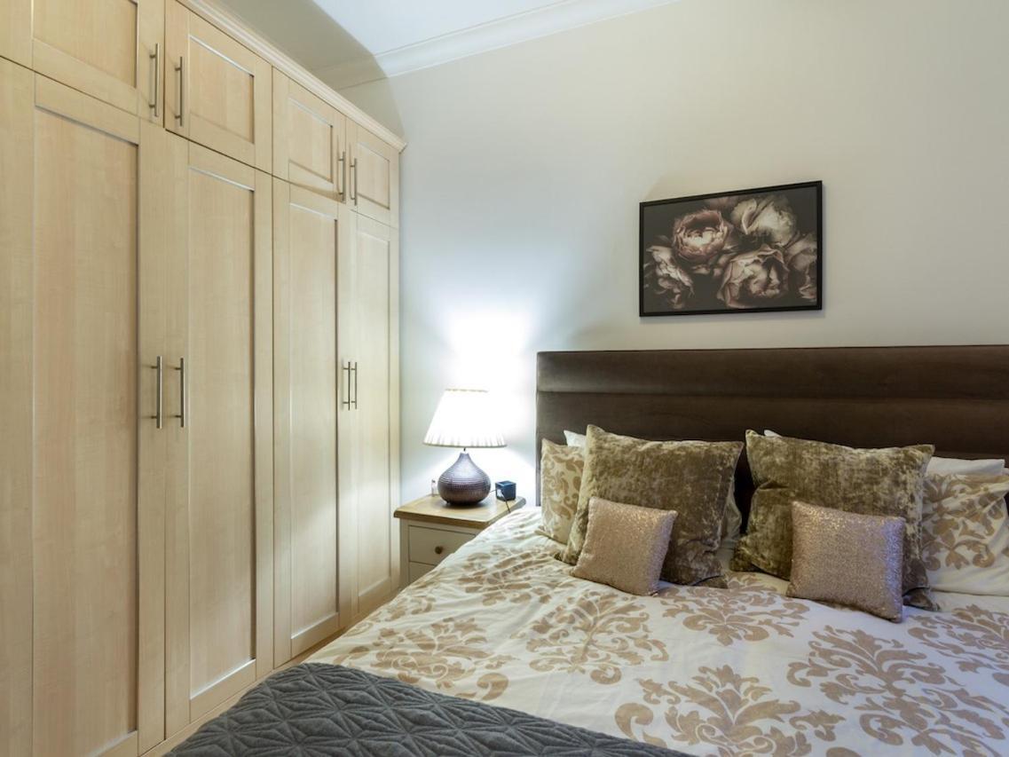 Spacious 1 Bed In West Kensington Or Hammersmith Apartment *