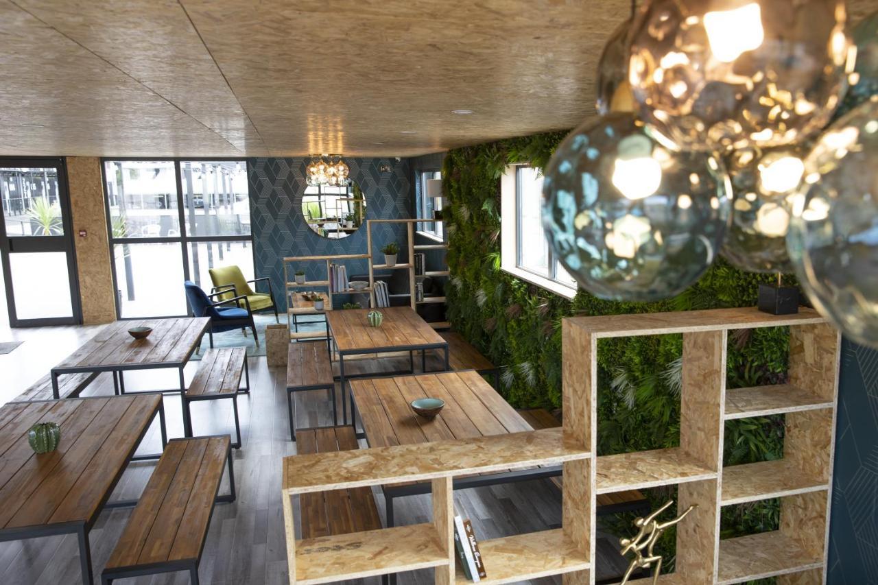 Snoozebox Stratford * London