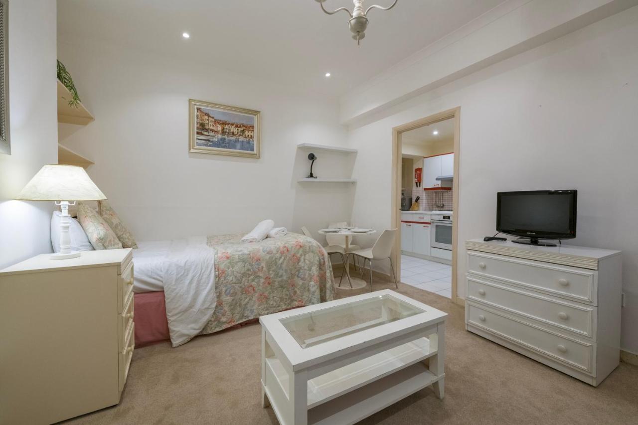 Hyde Park Serviced * London