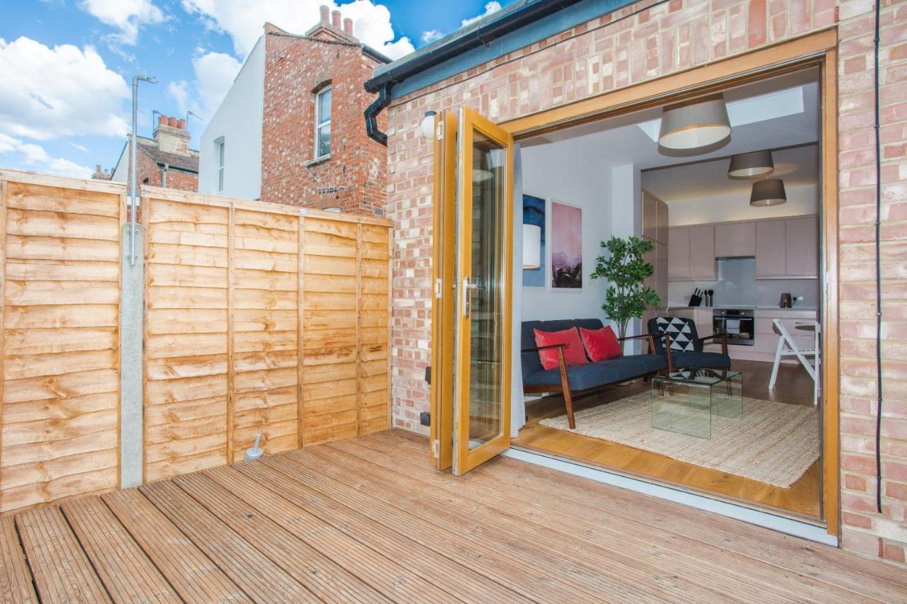 Stylish & Modern 3 Bed Flat In Nw With Garden * London