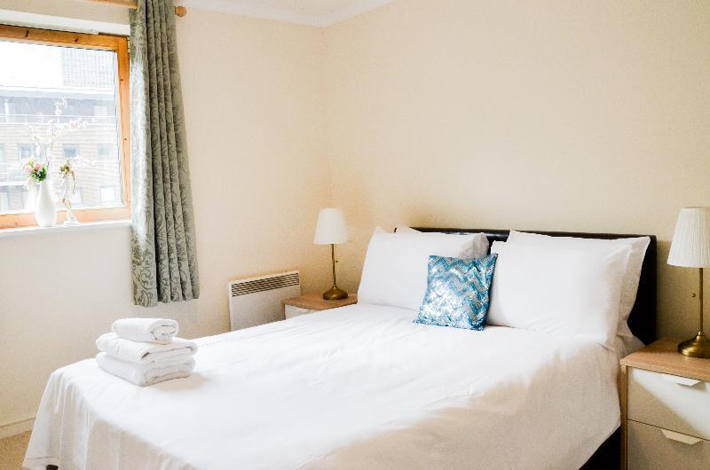Oyo 139 Meridian Place 2 Bed Hotel