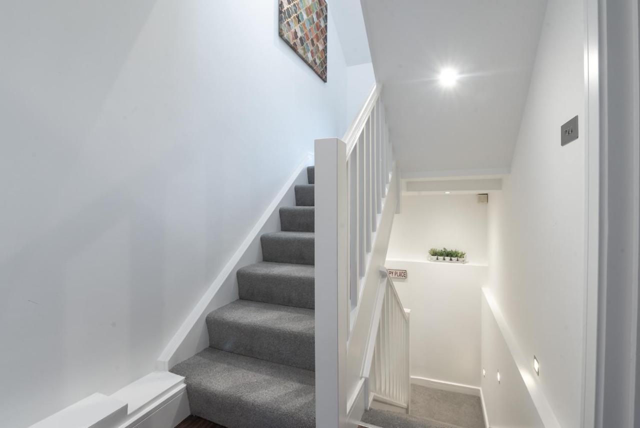 Beautiful In Gorgeous Location Apartment